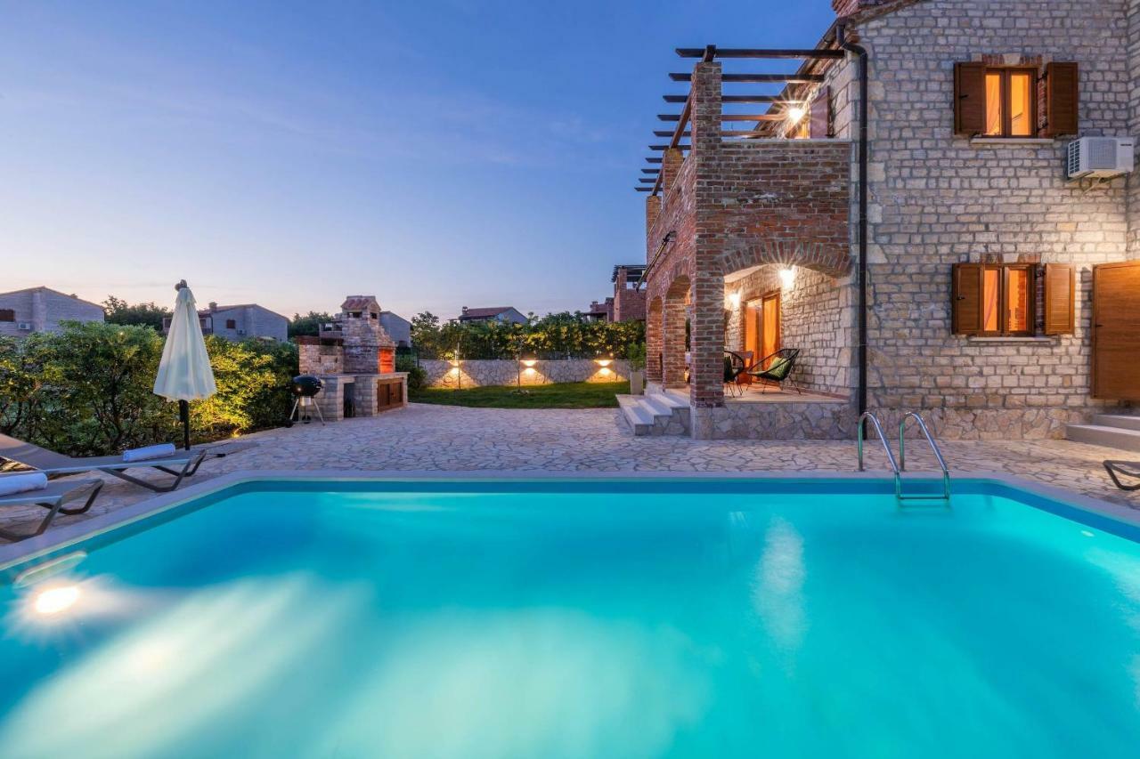 Villa Paradis 6 Jursici Exterior photo